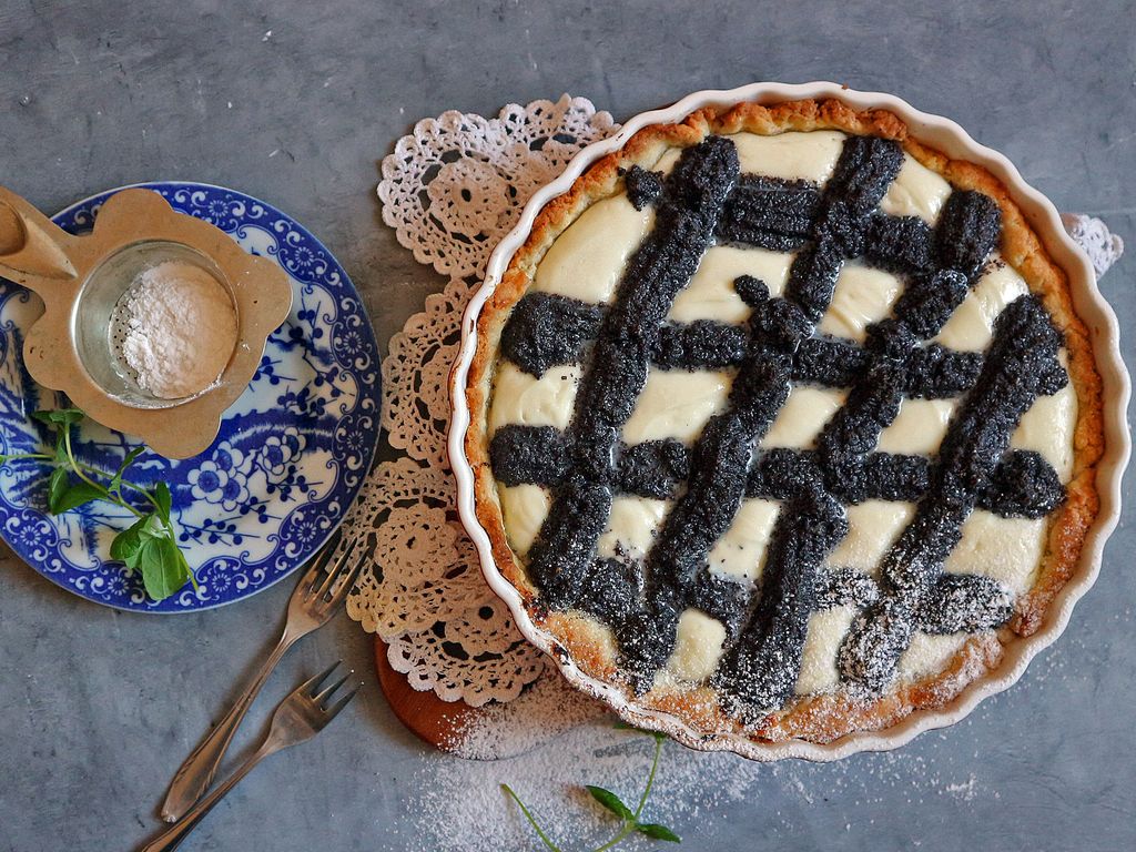 Tvarohový koláč s makovou mřížkou