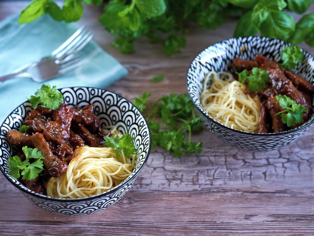 Kuřecí nudličky na česneku