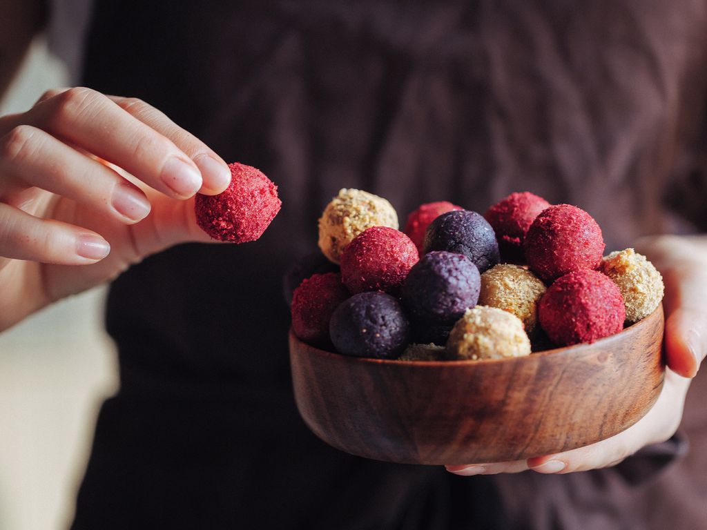 Nepečené ovesné kuličky bez cukru a mouky