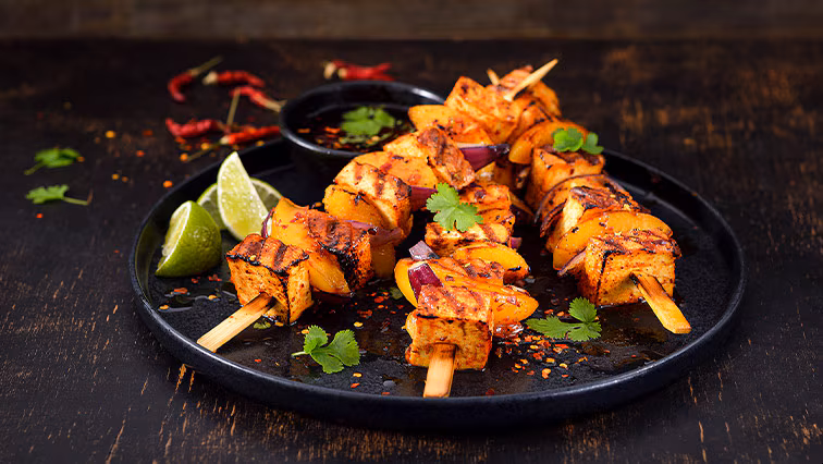 Tofu špízy s chilli a broskví