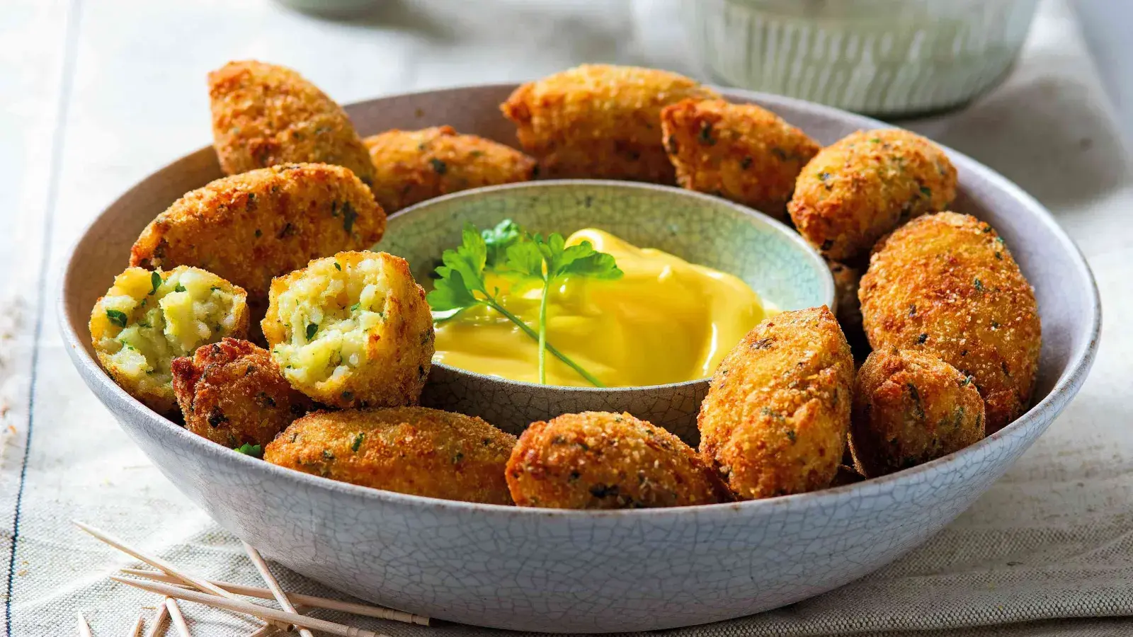 Rýžové krokety se dvěma dipy