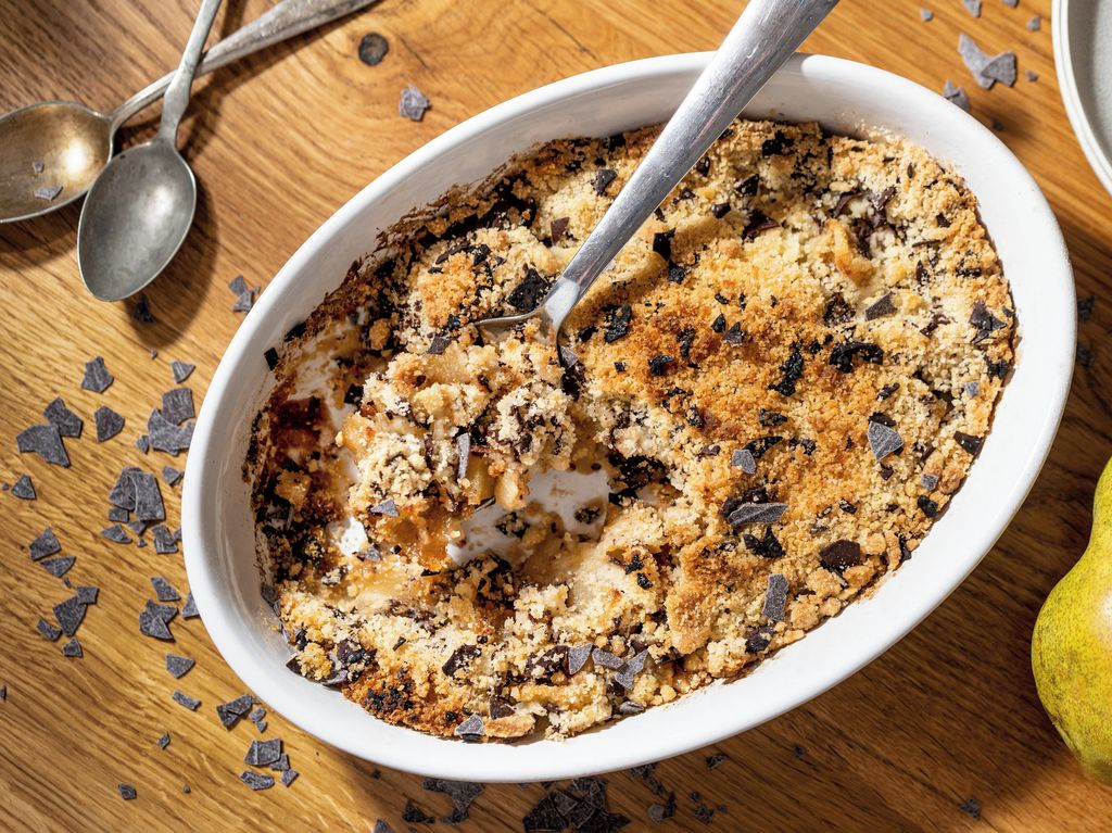 Hruškový crumble s čokoládou