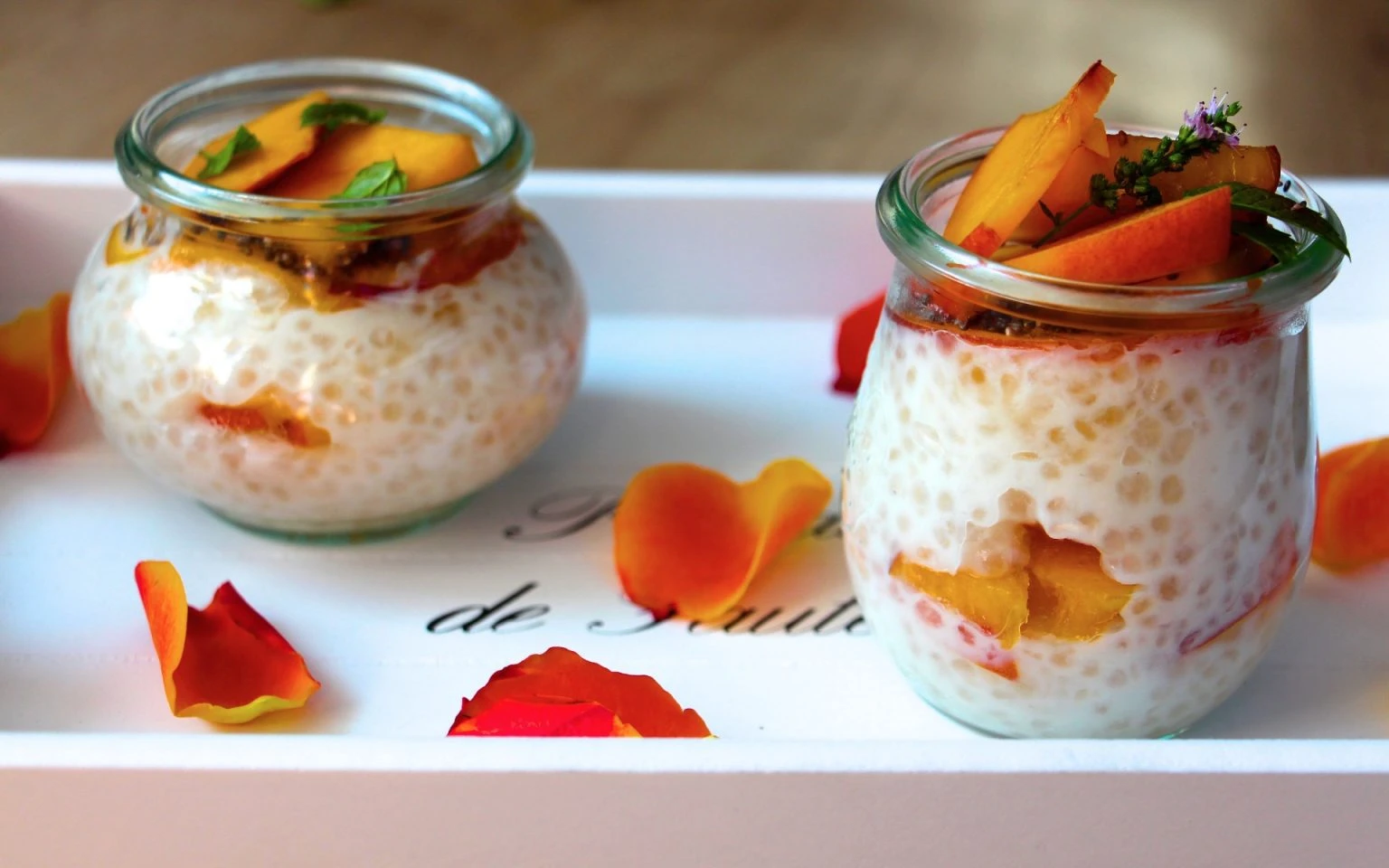 Tapioca s kokosem a broskvemi
